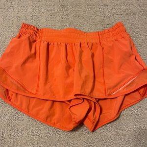 Lululemon Low Rise 2.5” Hotty Hot shorts